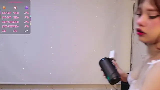 Snapshot of MarieCollinss chatting on April 2, 2026, 1:35 am MarieCollinss online show from April 2, 2026, 1:35 am