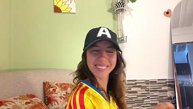 Snapshot of Julieta_Jol chatting on July 7, 2026, 1:36 pm Julieta Jol online show from July 7, 2026, 1:36 pm
