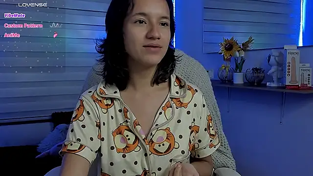 Clawdeen Hot online show from April 16, 2026, 4:24 am