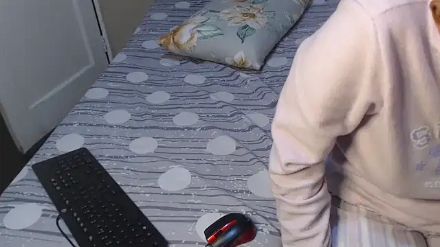 YourShySweetGal online show from April 7, 2026, 6:43 pm