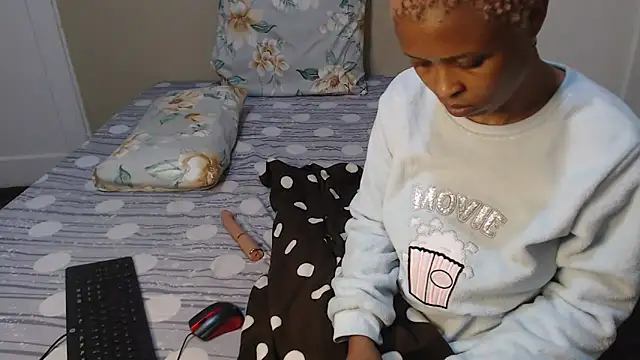 YourShySweetGal online show from April 17, 2026, 3:37 pm