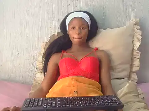 Snapshot of LittleVirginAngel chatting on March 26, 2026, 10:13 am LittleVirginAngel online show from March 26, 2026, 10:13 am