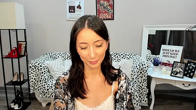 DanaRoges online show from May 8, 2026, 6:28 am