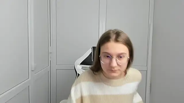 Mia kristal online show from March 21, 2026, 8:30 am