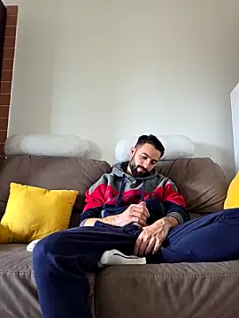 AmicisegretiITA online show from April 2, 2026, 10:44 am