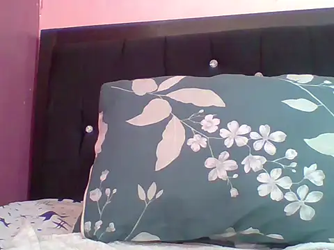 noleenyy online show from April 16, 2026, 7:42 am