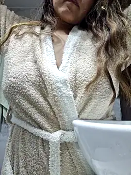 rafaella stefano online show from April 9, 2026, 3:07 pm