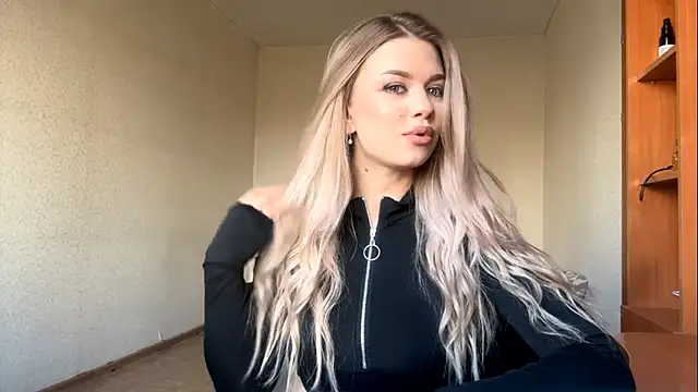 Snapshot of DeettaTolly chatting on April 5, 2026, 7:37 am DeettaTolly online show from April 5, 2026, 7:37 am