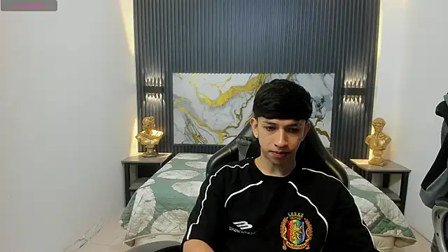 AdrianFranko online show from May 7, 2026, 1:25 pm