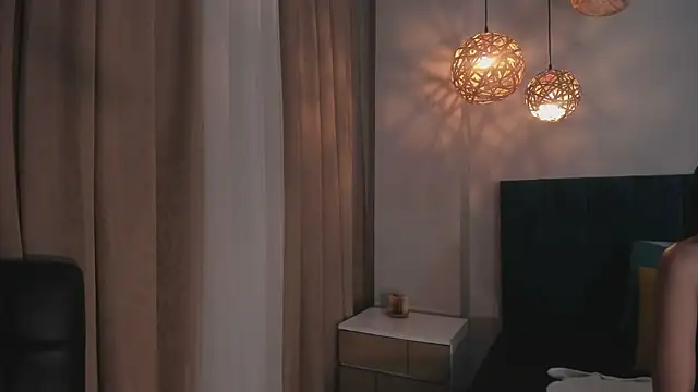 Snapshot of AnnieBlluee chatting on March 27, 2026, 11:44 am AnnieBlluee online show from March 27, 2026, 11:44 am