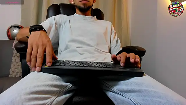 Snapshot of Steban_silv chatting on June 15, 2026, 10:59 am Steban silv online show from June 15, 2026, 10:59 am