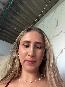 VictoriaWhitmore online show from April 10, 2026, 6:26 pm