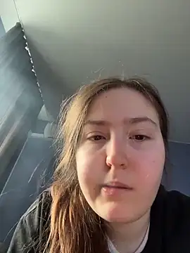 Snapshot of charmingggirl chatting on April 6, 2026, 6:58 am charmingggirl online show from April 6, 2026, 6:58 am