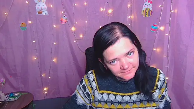 LauraFinn online show from April 13, 2026, 6:12 pm