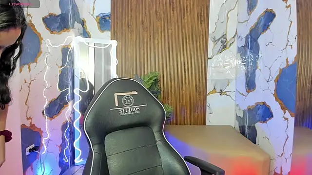 Snapshot of Alyce_tay1 chatting on April 12, 2026, 11:13 am Alyce tay1 online show from April 12, 2026, 11:13 am