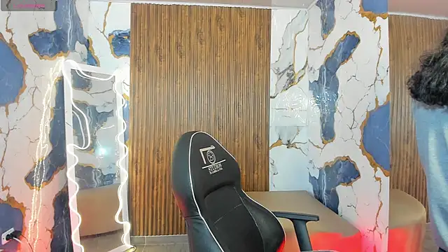 Snapshot of Alyce_tay1 chatting on April 5, 2026, 11:50 am Alyce tay1 online show from April 5, 2026, 11:50 am