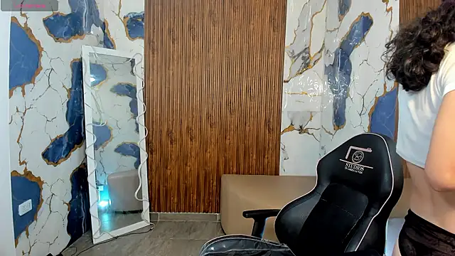 Snapshot of Alyce_tay1 chatting on March 26, 2026, 11:41 am Alyce tay1 online show from March 26, 2026, 11:41 am