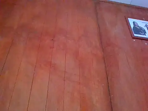 Annisof000 online show from April 14, 2026, 6:46 pm