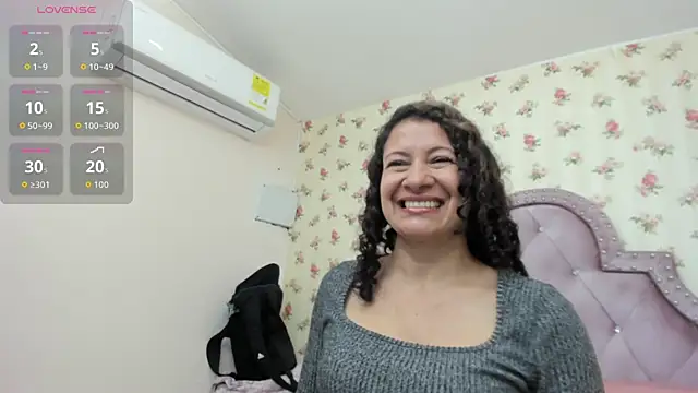 Snapshot of crystal_watson0 chatting on May 23, 2026, 1:32 pm crystal watson0 online show from May 23, 2026, 1:32 pm