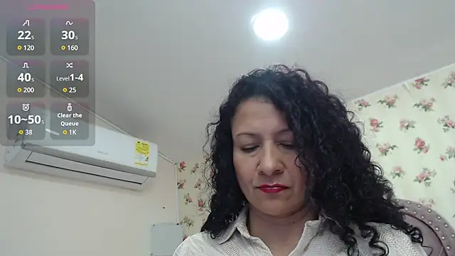 Snapshot of crystal_watson0 chatting on April 21, 2026, 1:39 pm crystal watson0 online show from April 21, 2026, 1:39 pm