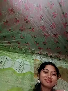 Snapshot of sexymoon2233 chatting on April 9, 2026, 12:44 pm sexymoon2233 online show from April 9, 2026, 12:44 pm