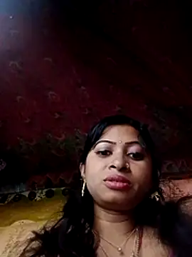 Snapshot of sexymoon2233 chatting on April 14, 2026, 5:34 am sexymoon2233 online show from April 14, 2026, 5:34 am