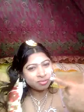 Snapshot of sexymoon2233 chatting on March 26, 2026, 4:44 am sexymoon2233 online show from March 26, 2026, 4:44 am