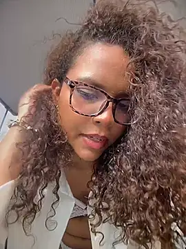 Snapshot of CurlyOopsieXXX chatting on June 30, 2026, 9:37 pm CurlyOopsieXXX online show from June 30, 2026, 9:37 pm