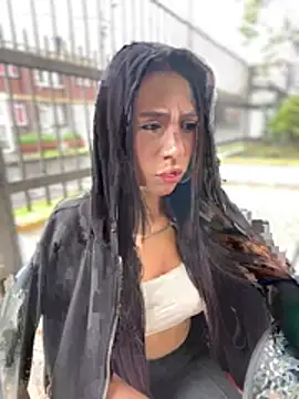 Snapshot of Ferrari_Pink chatting on March 26, 2026, 9:13 pm Ferrari Pink online show from March 26, 2026, 9:13 pm