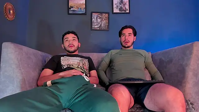 Snapshot of ReubenandScott chatting on April 30, 2026, 1:29 pm ReubenandScott online show from April 30, 2026, 1:29 pm