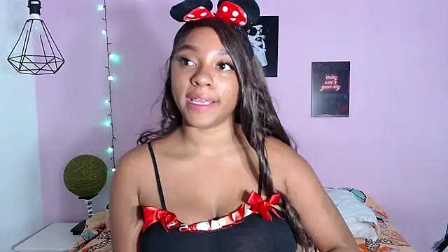 aisha laurent online show from April 7, 2026, 2:19 pm