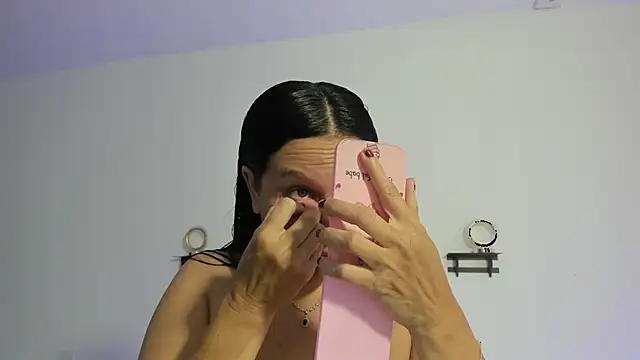 dalia milf co online show from April 28, 2026, 7:40 pm