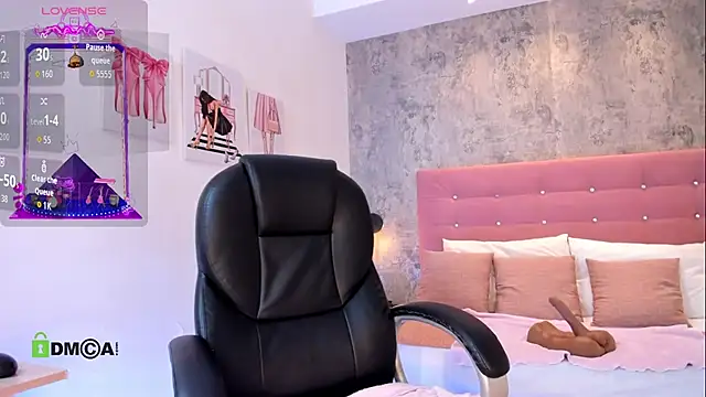 Snapshot of brithany__collins chatting on April 1, 2026, 10:39 pm brithany collins online show from April 1, 2026, 10:39 pm