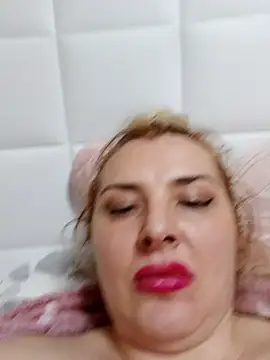 Maria3879 online show from April 4, 2026, 12:39 am