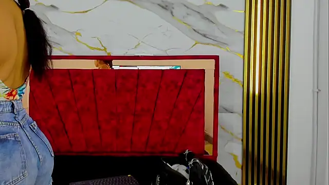 Tiana hots online show from April 1, 2026, 1:51 am