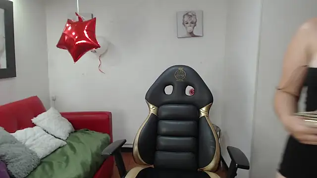 Milly 1 x online show from March 26, 2026, 5:44 pm