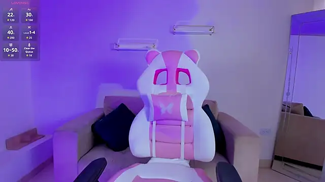 april smiith1 online show from April 6, 2026, 12:28 pm