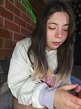 Snapshot of Petite_CherryX chatting on July 16, 2026, 2:19 am Petite CherryX online show from July 16, 2026, 2:19 am