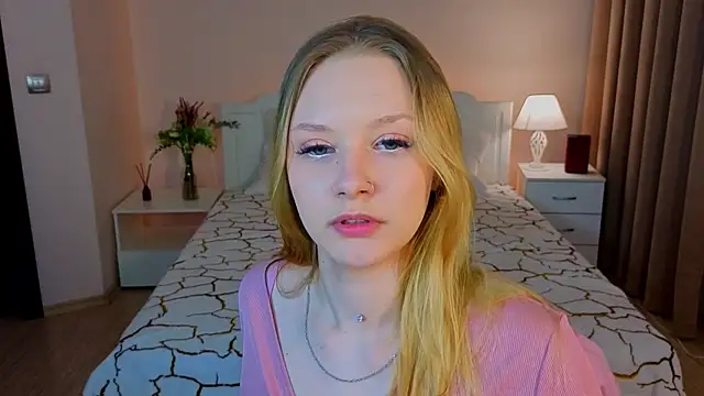 Snapshot of StaceyyJones chatting on April 29, 2026, 1:37 pm StaceyyJones online show from April 29, 2026, 1:37 pm