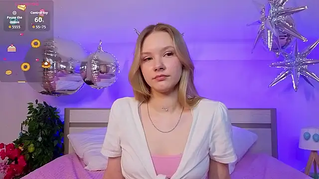 StaceyyJones online show from April 1, 2026, 10:38 am