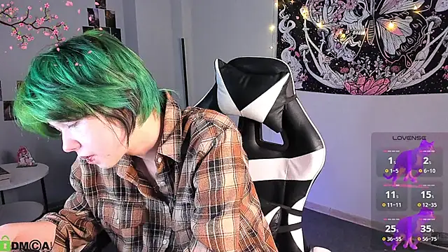 LittleKittenStar online show from April 10, 2026, 2:40 am