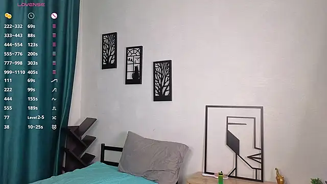 SilvaBoutros online show from April 17, 2026, 11:13 am