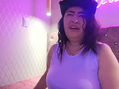 SamanthaSyedx online show from May 18, 2026, 4:01 am