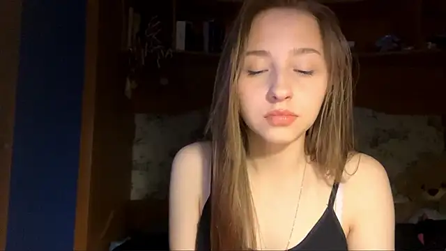 Vickyfaith online show from April 4, 2026, 8:26 pm