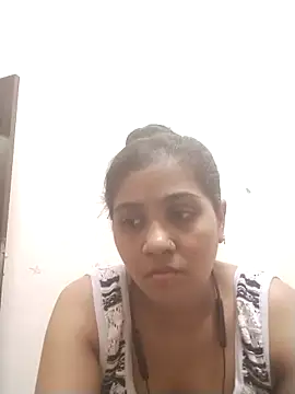 LovelyRenu online show from March 30, 2026, 2:18 pm