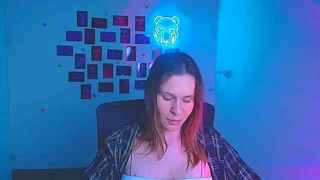 Kira raaaa online show from March 27, 2026, 6:11 am