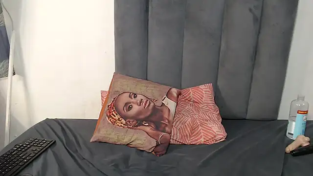 Snapshot of dark-berry77 chatting on April 8, 2026, 10:55 pm dark-berry77 online show from April 8, 2026, 10:55 pm