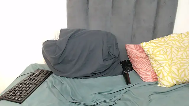 Snapshot of dark-berry77 chatting on April 6, 2026, 4:52 pm dark-berry77 online show from April 6, 2026, 4:52 pm