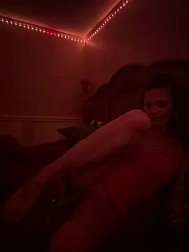 MaKeItWeT4200 online show from April 3, 2026, 6:31 am