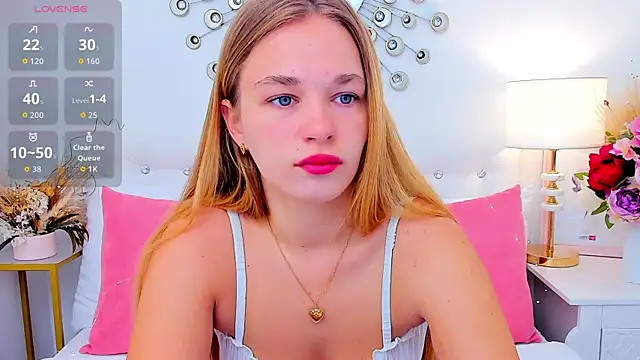 YangLola online show from May 25, 2026, 5:18 am